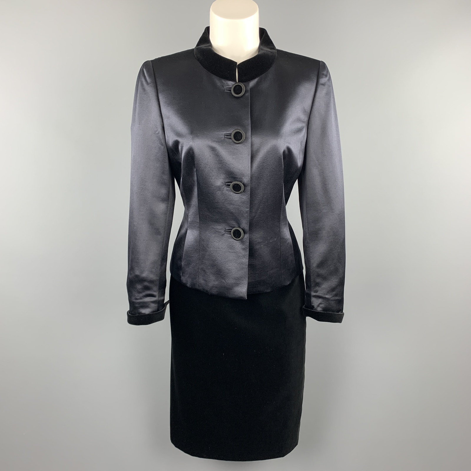 Akris Size 8 Navy Wool Satin & Black Velvet Skirt Suit